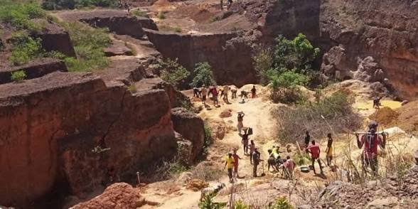 Troops Resist Attack by Gunmen on Illegal Mining Site in Plateau