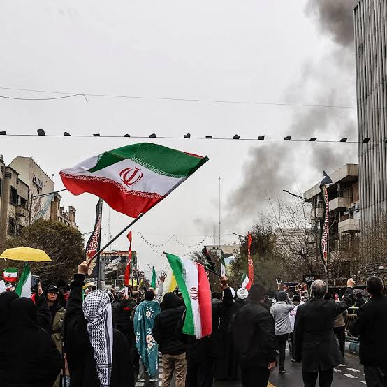 Iranians on The Streets In Unity as Trump’s Threat Come Close
